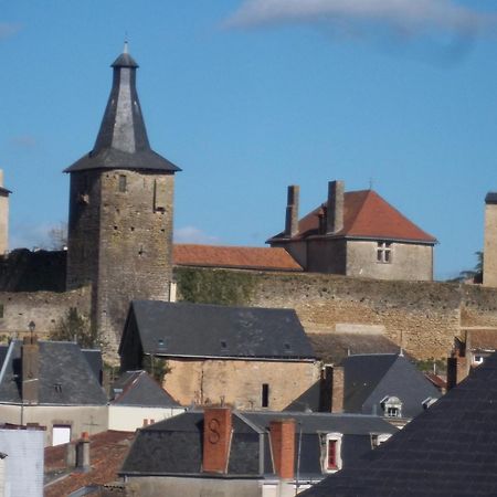 Le Vieux Chateau Airvault Екстер'єр фото