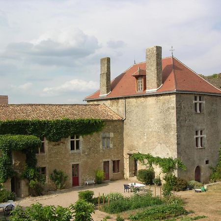 Le Vieux Chateau Airvault Екстер'єр фото