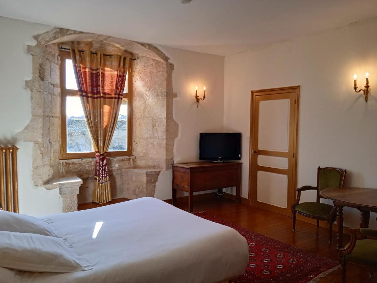 Le Vieux Chateau Airvault Екстер'єр фото