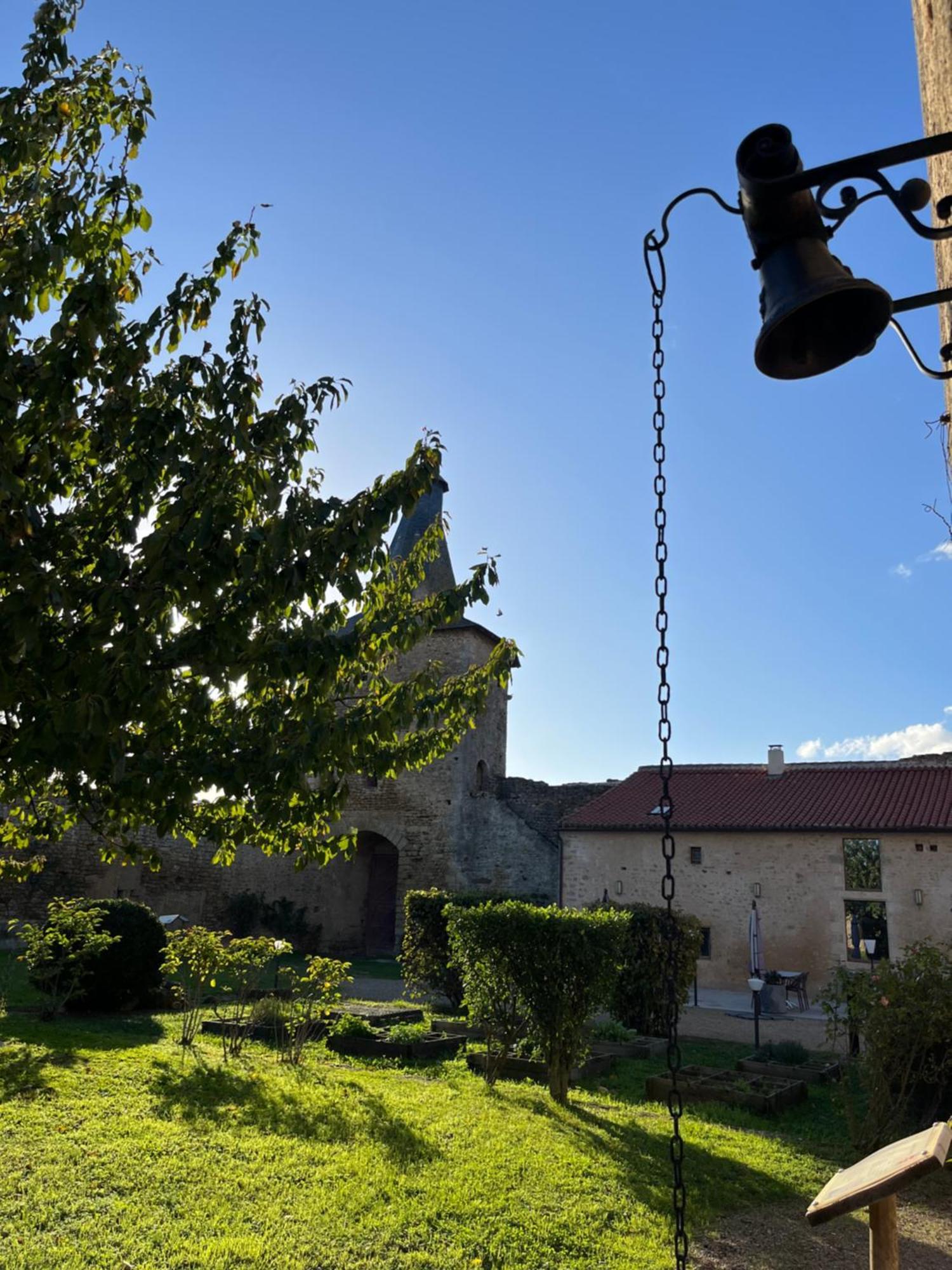 Le Vieux Chateau Airvault Екстер'єр фото