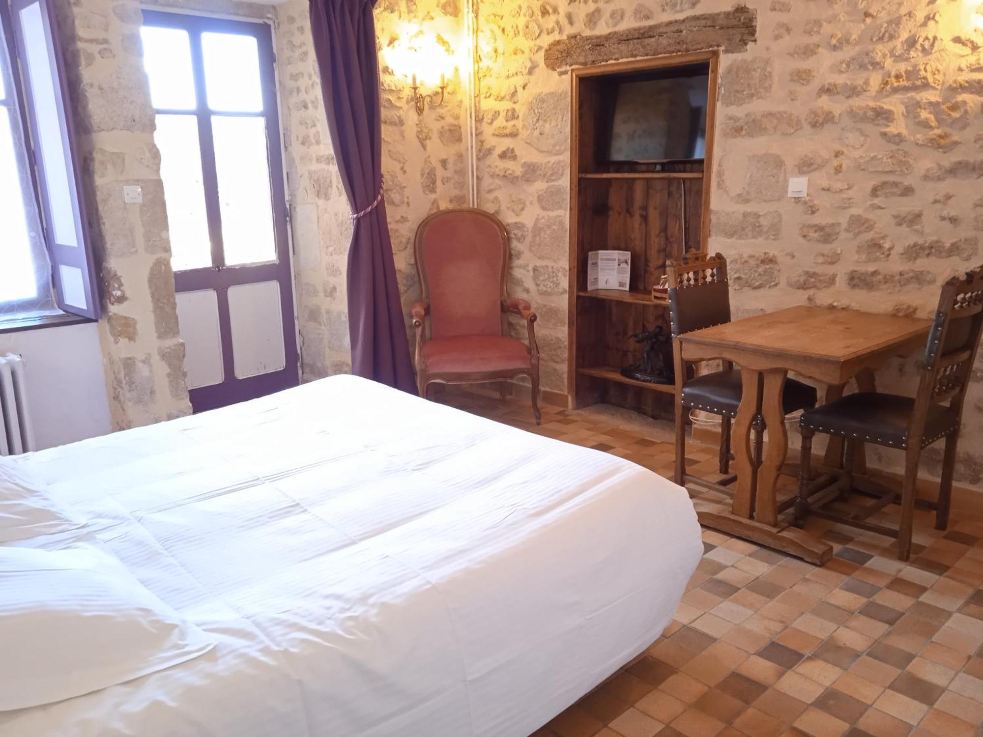 Le Vieux Chateau Airvault Екстер'єр фото