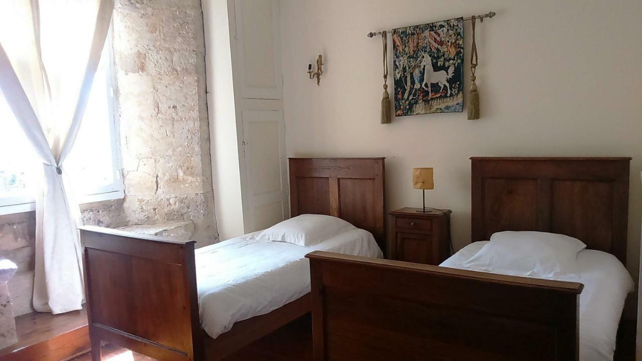 Le Vieux Chateau Airvault Екстер'єр фото