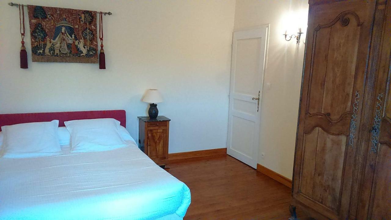 Le Vieux Chateau Airvault Екстер'єр фото